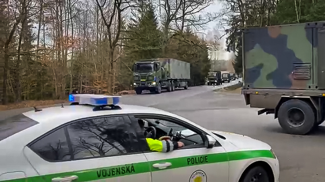 Příjezd příslušníků 1. německo-nizozemského sboru do posádky Bechyně