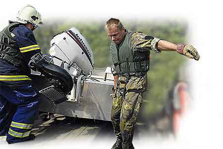 Středa: Nasazeno více než šest set vojáků, pomáhají i vojenští psychologové