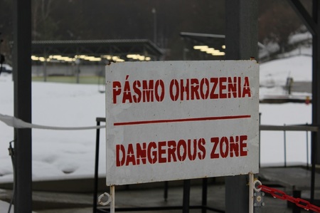 Za cedulí PÁSMO OHROŽENÍ už nic není jen jako