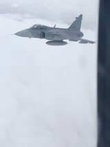 Piloti Gripenů cvičili tankování za letu v rámci Dnů NATO 2022