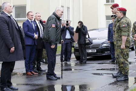 Návštěva prezidenta republiky u 601.skss
