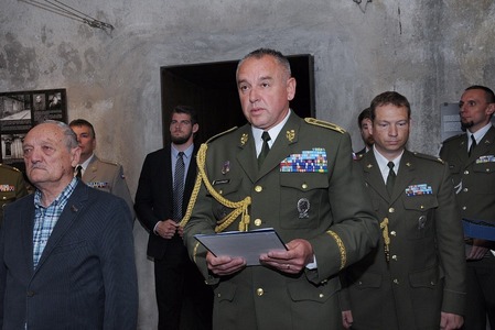 Velitel VeV-VA brigádní generál Josef Kopecký při svém projevu