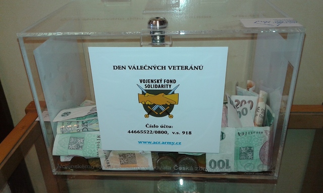Jedna z 62 sbírkových pokladniček.