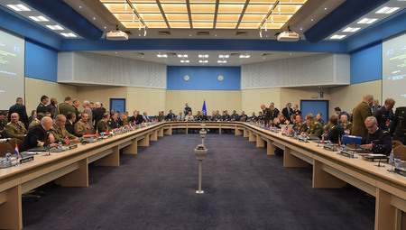 Vojenský výbor NATO jednal o naplňování přijatých opatření 