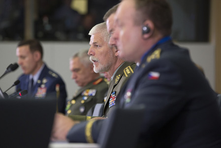 Úvodního vystoupení se ujal předseda Vojenského výboru NATO armádní generál Petr Pavel