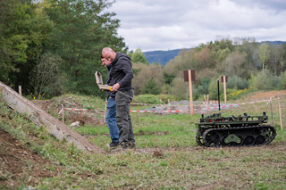 Vojáci v Lipníku nad Bečvou testují desítky pozemních robotů, hledají ty s potenciálem pro armádu