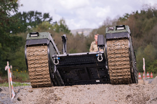 Vojáci v Lipníku nad Bečvou testují desítky pozemních robotů, hledají ty s potenciálem pro armádu