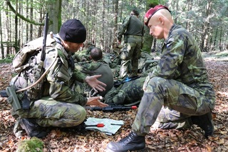 LTC Jiri Adamec (right), Commander of 43rd Airborne Battalion, in discussion with his soldiers in Hohenfels