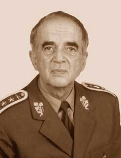 Generál Karel Pezl na archivní fotografii