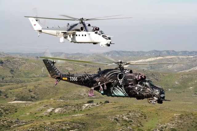 Vrtulníky Mi-24/35 zabezpečovaly vzdušnou podporu pro výsadky