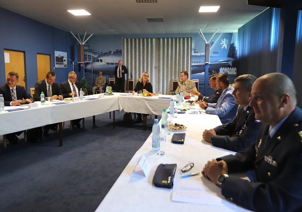 Brífink pro představitele Ministerstva obrany