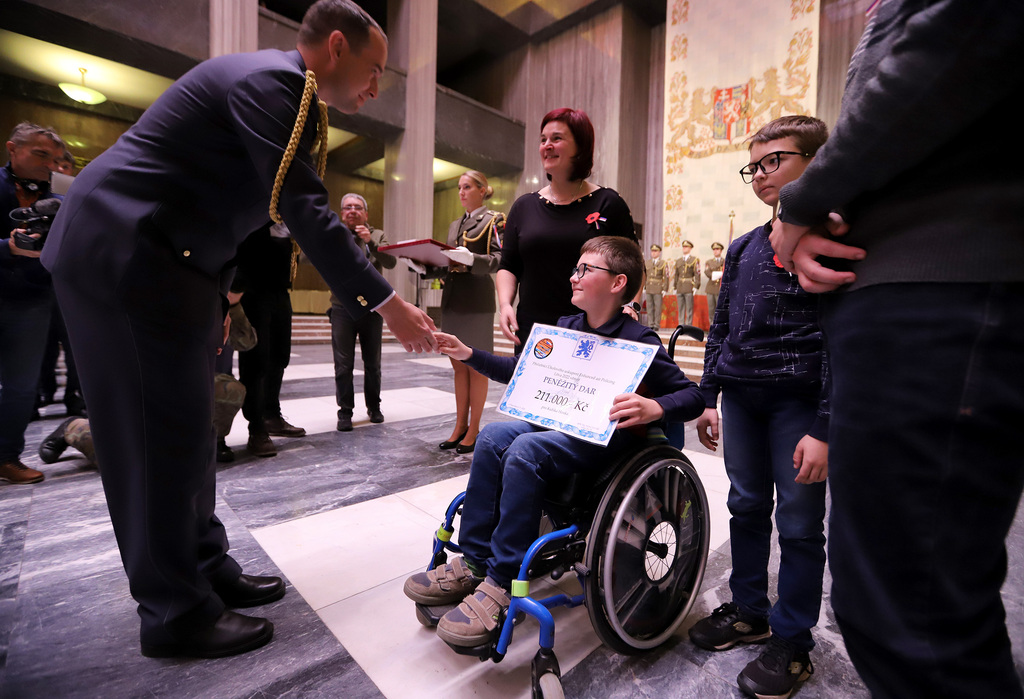 Ze slavnostního nástupu příslušníků Armády ČR po návratu z mise v Litvě