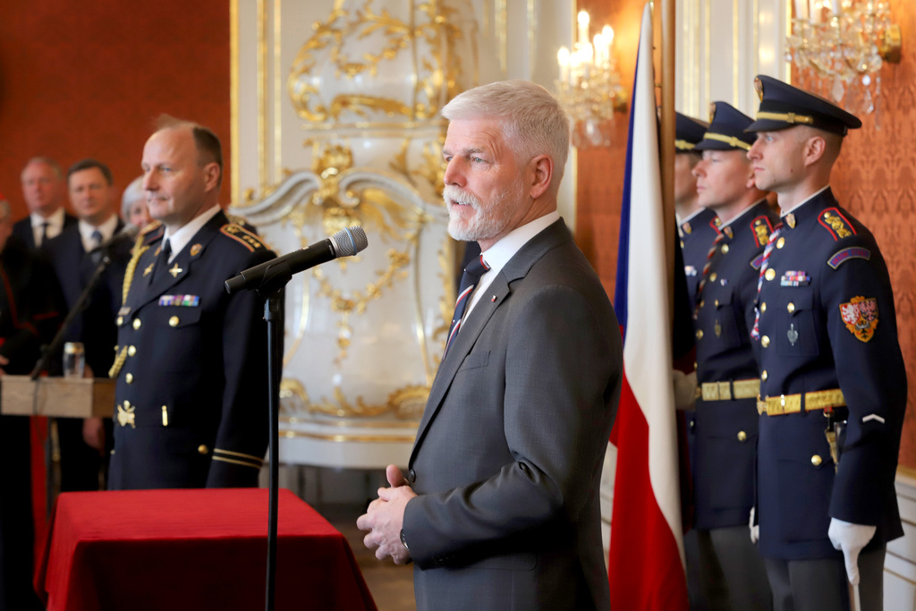 U příležitosti Dne vítězství dnes prezident republiky Petr Pavel jmenoval tři nové brigádní generály Armády ČR. Čtyři generály – včetně náčelníka Generálního štábu AČR – pak povýšil do vyšší hodnosti. 