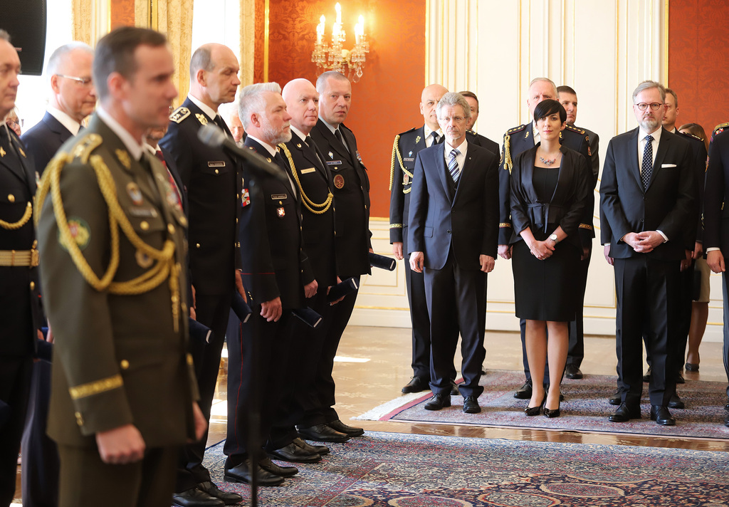 U příležitosti Dne vítězství dnes prezident republiky Petr Pavel jmenoval tři nové brigádní generály Armády ČR. Čtyři generály – včetně náčelníka Generálního štábu AČR – pak povýšil do vyšší hodnosti. 
