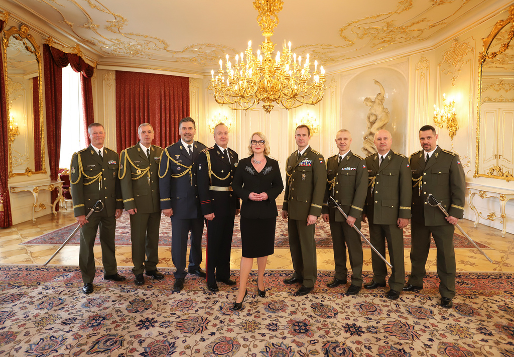 Ministryně obrany a generálové Armády ČR