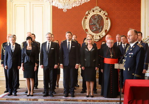 U příležitosti Dne vítězství dnes prezident republiky Petr Pavel jmenoval tři nové brigádní generály Armády ČR. Čtyři generály – včetně náčelníka Generálního štábu AČR – pak povýšil do vyšší hodnosti. 