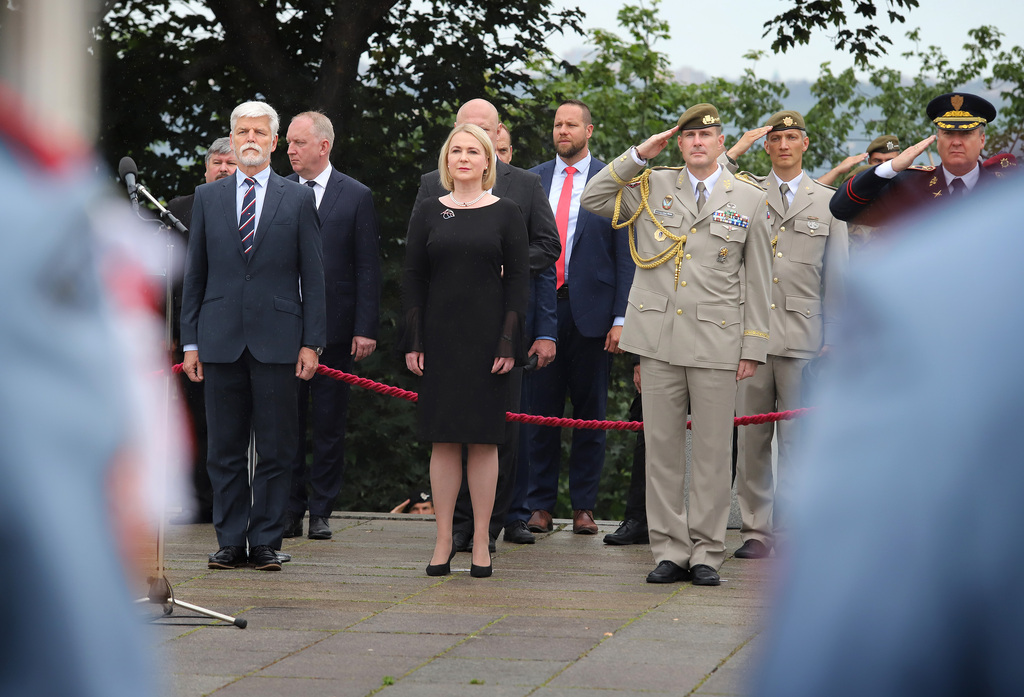 Máme příležitost společně vybudovat armádu 21. století, řekla vojákům ministryně obrany při oslavě jejich svátku