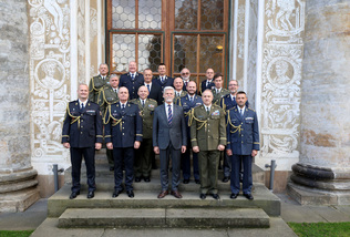 Prezident republiky jmenoval šest nových generálů, dva povýšil do vyšší generálské hodnosti