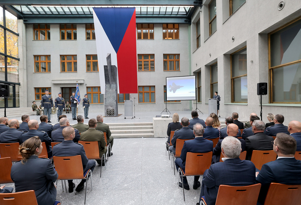 Slavnostní křest knihy o Vzdušných silách AČR