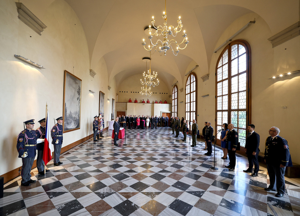 Prezident republiky jmenoval dva nové generály, tři povýšil do vyšší generálské hodnosti