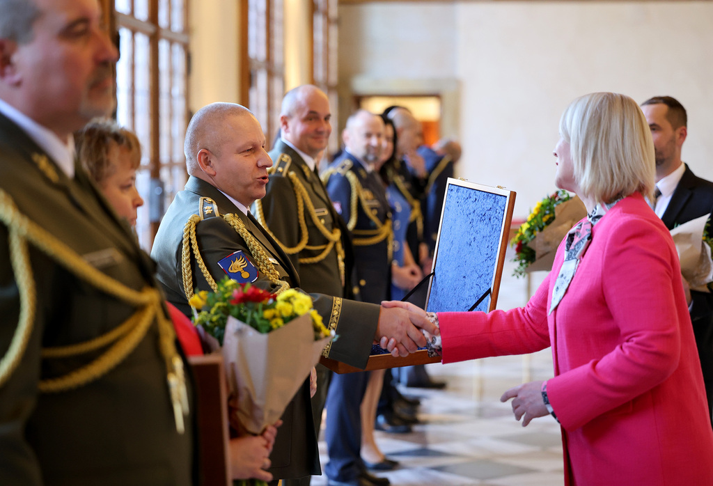 Prezident republiky jmenoval dva nové generály, tři povýšil do vyšší generálské hodnosti