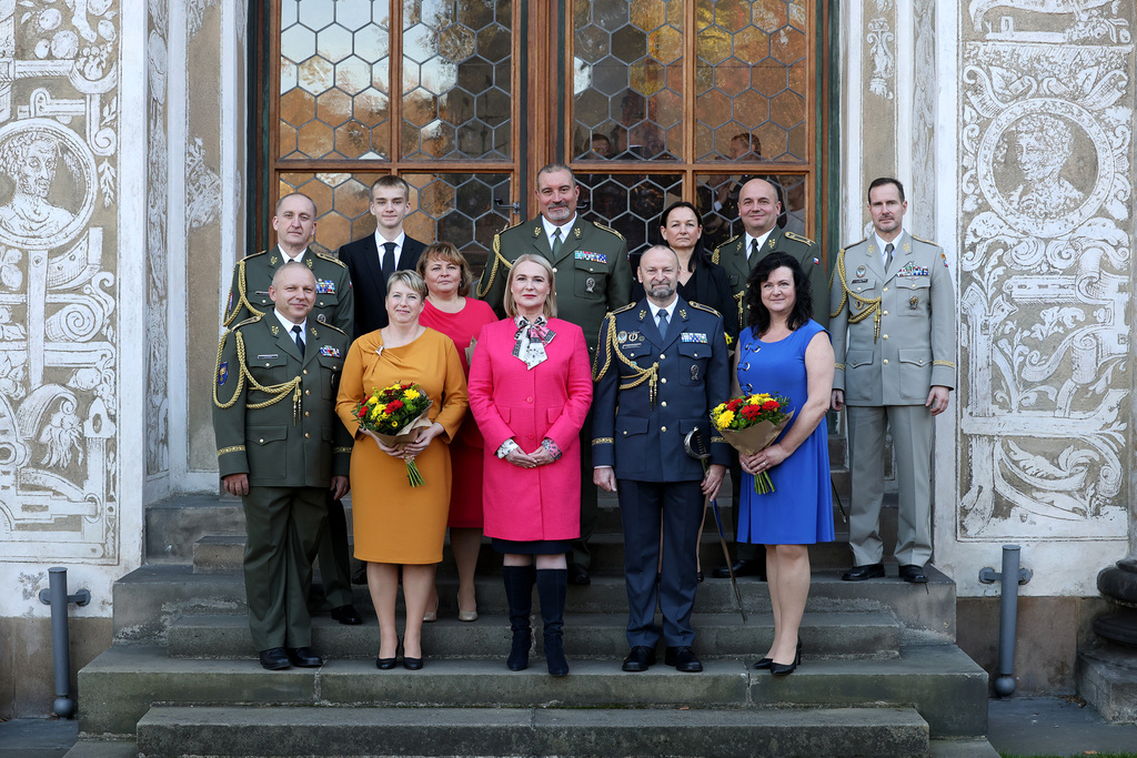 Prezident republiky jmenoval dva nové generály, tři povýšil do vyšší generálské hodnosti