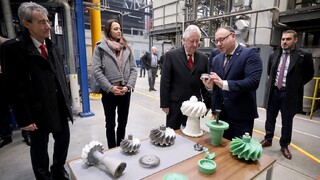 Ilustrační obrázek ke článkuČeská preciznost pro světové letectví: Ministr obrany navštívil PBS Velká Bíteš