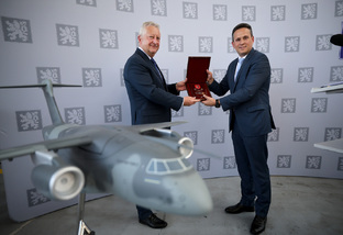 Embraer oficiálně předal první C-390 Millennium českým vzdušným silám