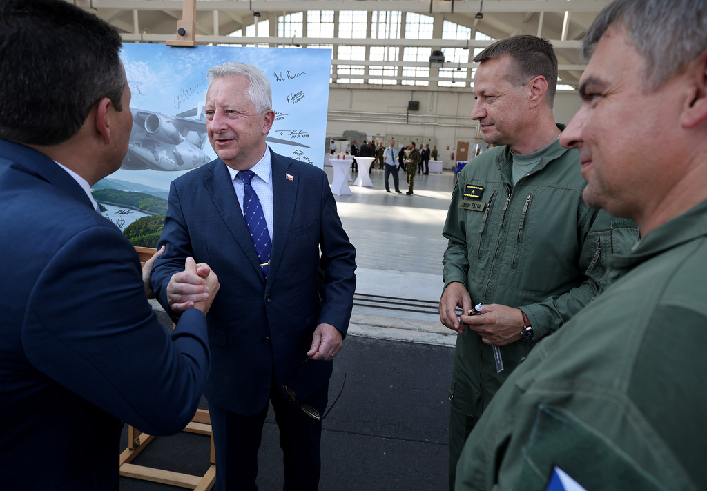 Embraer oficiálně předal první C-390 Millennium českým vzdušným silám