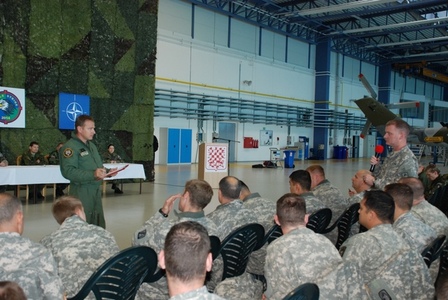 Cvičení Ample Strike skončilo, velitele „horká sprcha“ minula