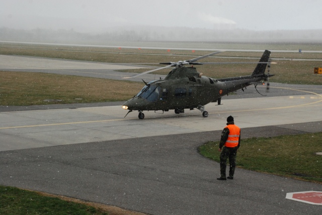  Vrtulník Augusta A-109 belgického letectva přistál pár minut před silnou sněhovou bouří