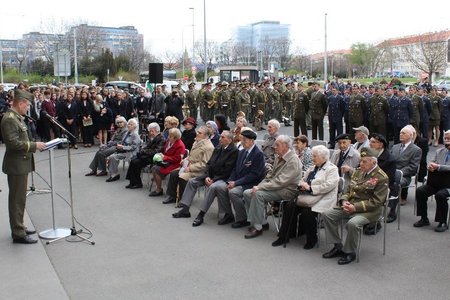 Generál Bečvář zahájil první výstavu v tomto roce