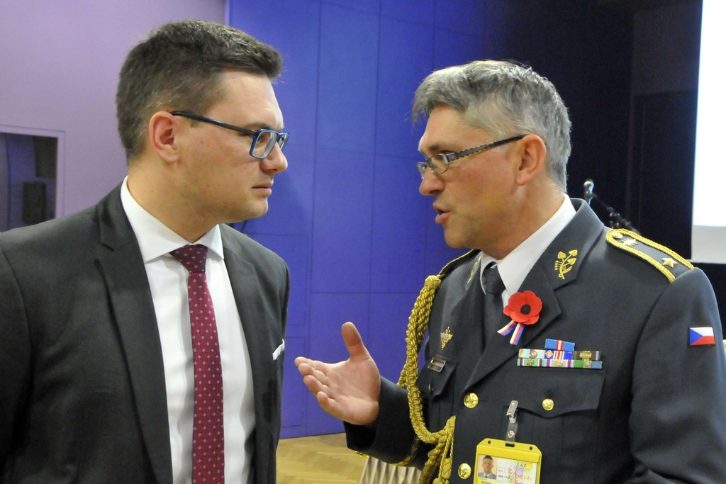 Ředitel Agentury komunikačních a informačních systémů, brigádní generál František Ridzák a ředitel VTÚ Jiří Protiva.