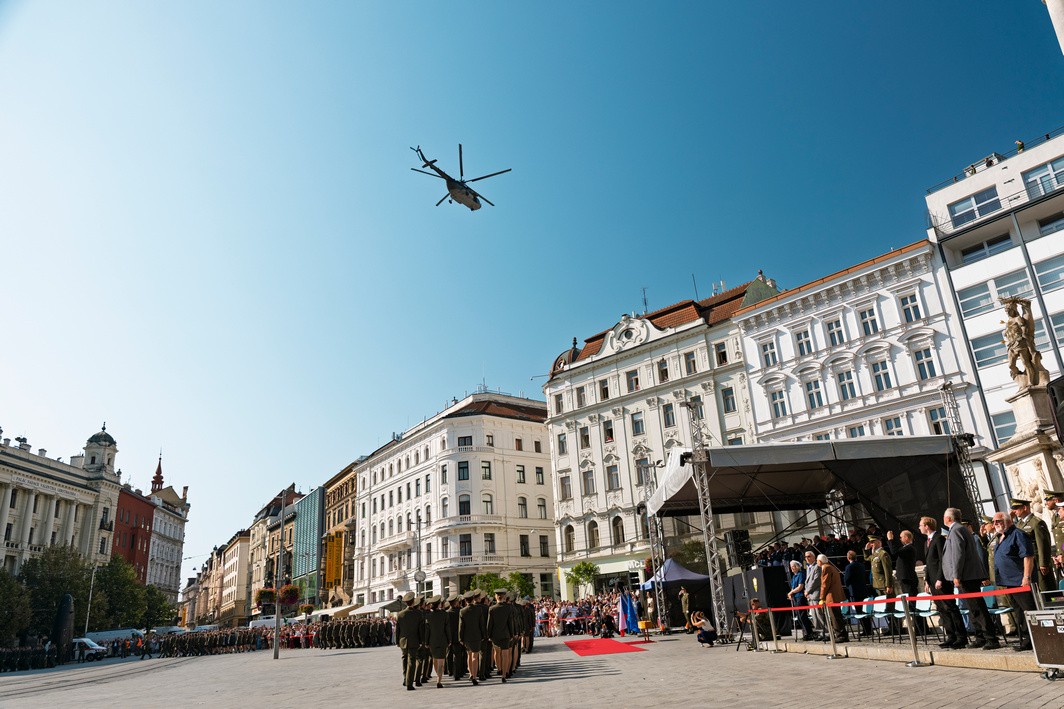 Univerzita obrany vyřadila 256 nových absolventů 