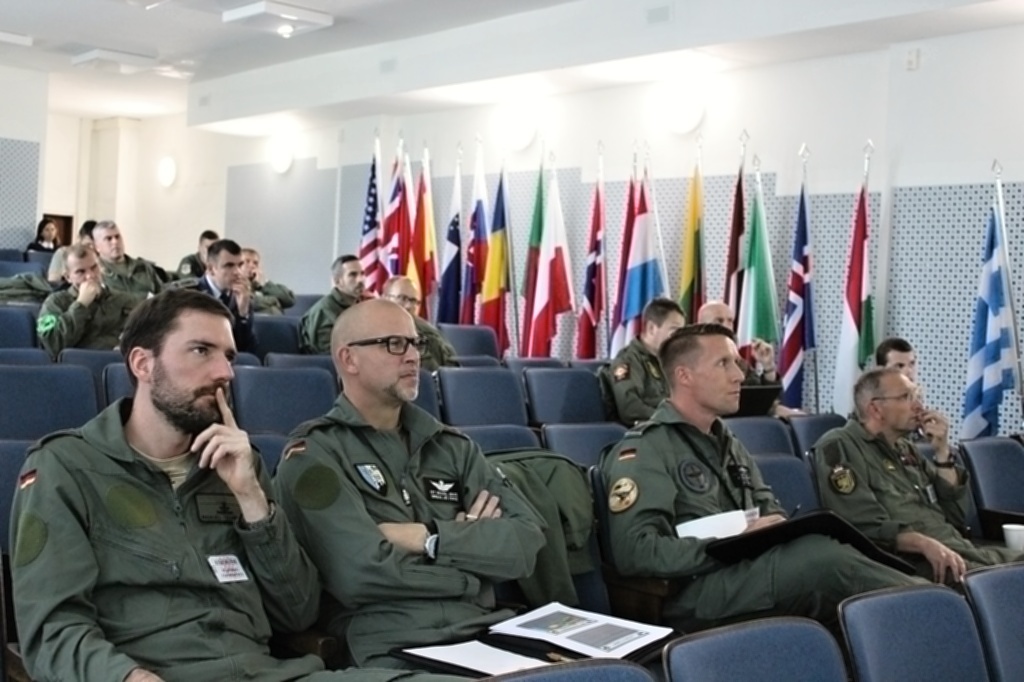  Úvodní plánovací konference se účastnili zástupci zahraničních armád