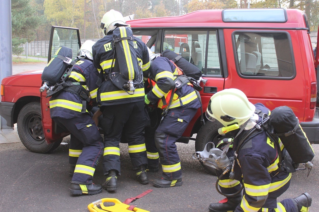  Vyprošťování řidiče z havarovaného vozidla