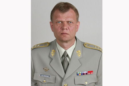 Vláda podpořila nominaci Josefa Bečváře na post náčelníka generálního štábu