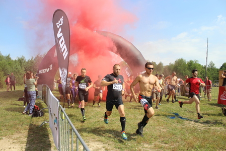 Extrémnímu závodu Army Run ve Vyškově dominovala dráha bojovníka