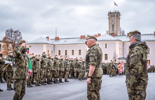  Podání hlášení veliteli Pozemních sil AČR