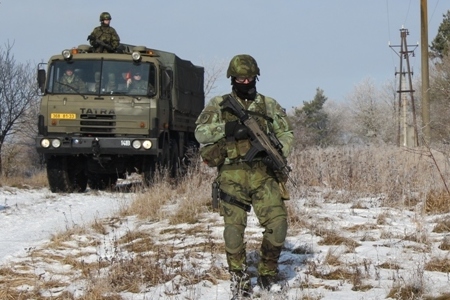 Pardubičtí logistici postavili na zelené louce v Hradišti zázemí pro více než 400 vojáků 
