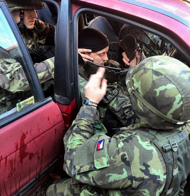 Vyproštění z osobního automobilu