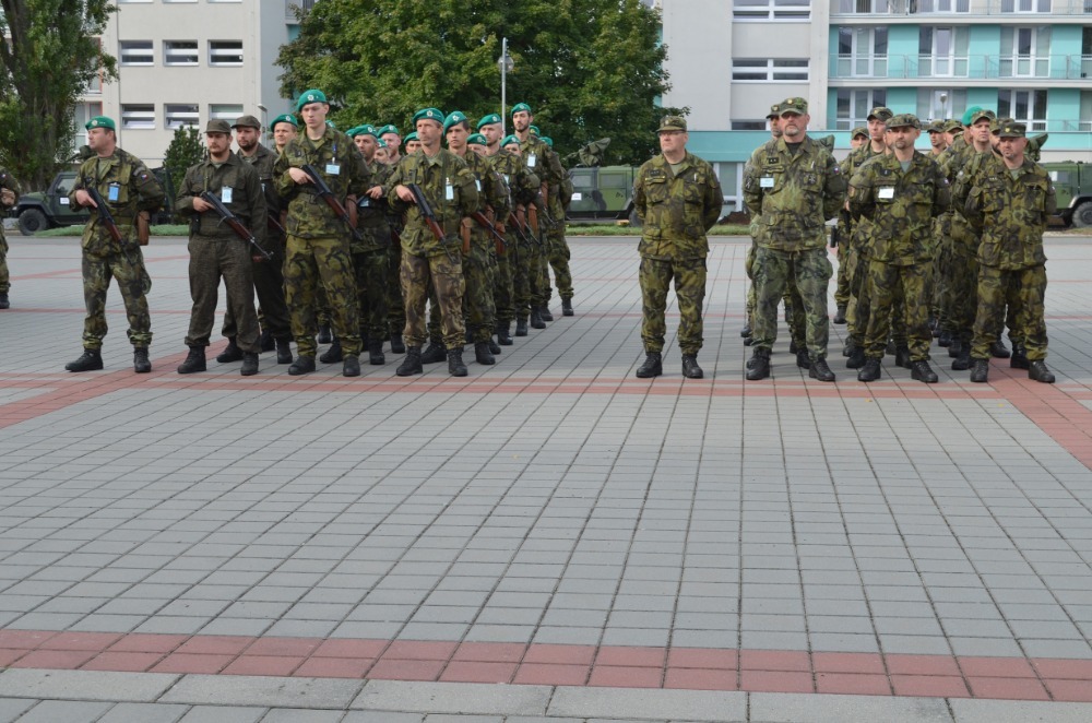  Cvičení se účastnili také záložníci