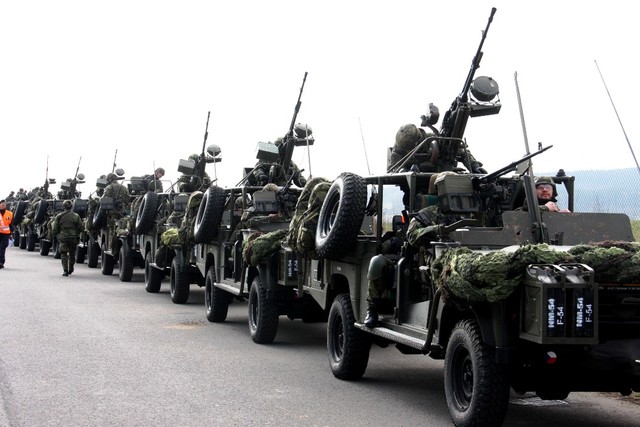  Kolona vozidel Kajman