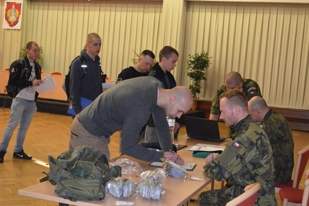 Další nováčci zahájili základní výcvik