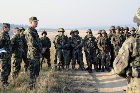 Chief of the General Staff visits military training of newcomers