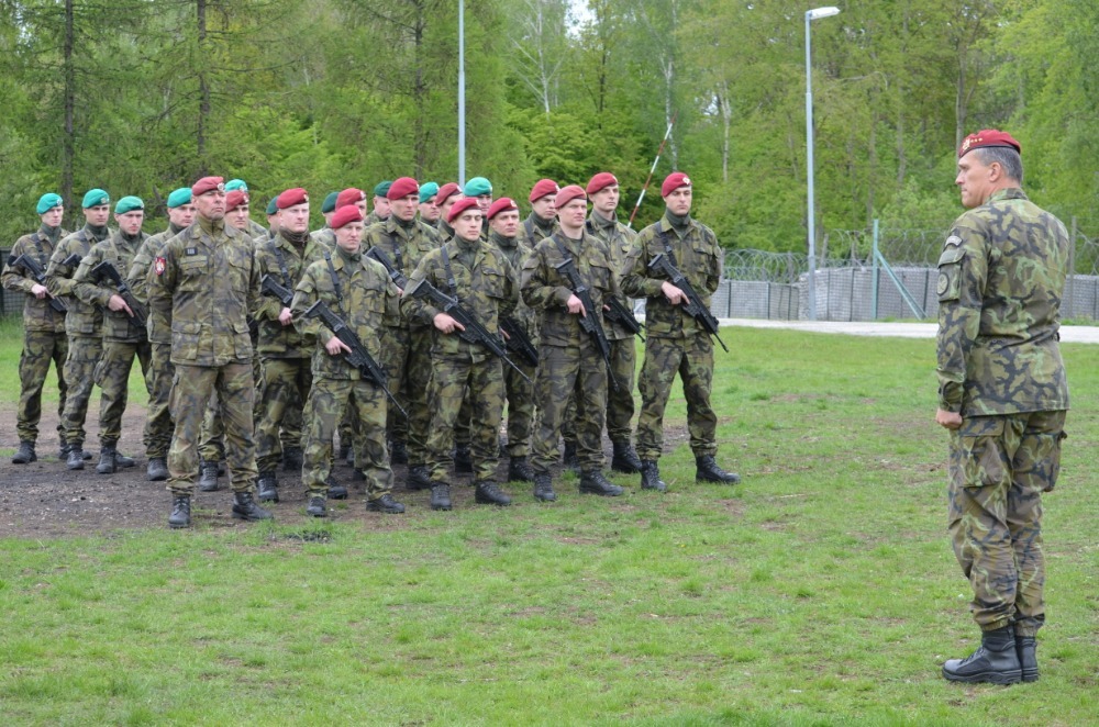Zástupce velitele Velitelství výcviku - Vojenské akademie Vyškov plukovník Svoboda hovořil k účastníkům kurzu