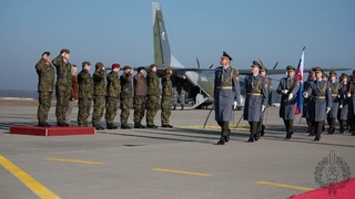 Jednání předcházel slavnostní ceremoniál s vojenskými poctami 