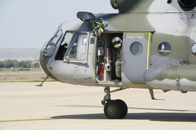  Kromě vrtulníků Mi-24/35 vyslala náměšťská základna také jeden transportní vrtulník Mi-171Š