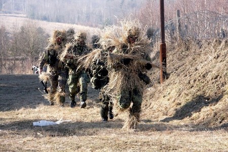How much does the camouflage hamper your running?
