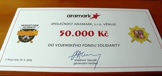 Šek v hodnotě 50 000,- Kč věnovaný společností Aramark, s. r. o.